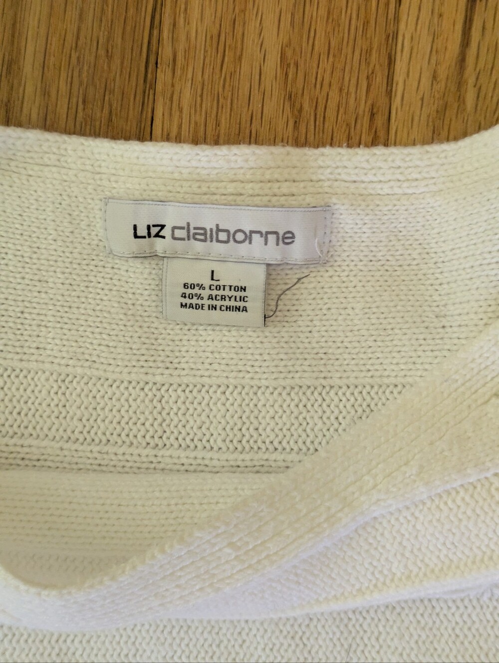 White Liz Claiborne Sweater.  Dolman Sleeve. Cotton. Sz Large.